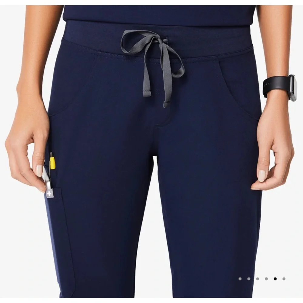 FIGS Kade Cargo Scrub Pants - Picture 2 of 5